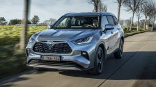 Toyota Highlander пристигна в Европа с хибридно AWD