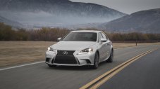 Lexus слага турбо двигател и на седана IS