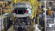 Работници ограбиха завод на Holden в Австралия