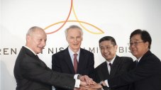 Алиансът на Renault и Nissan тръгна към разпад