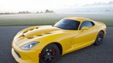 SRT Viper е по-евтин от конкуренцията