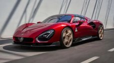 Alfa Romeo 33 Stradale дебютира с 620 к.с. и още по-мощна EV версия