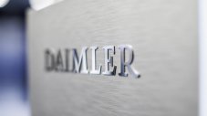 Концернът Daimler се раздели на две