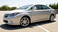 Lexus се отказа от хибрида HS 250h