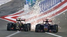 Защо модерните болиди от F1 изхвърлят толкова много искри