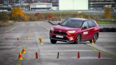 Най-мощната Toyota RAV4 се провали на "Лосовия тест"