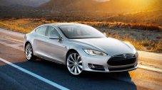 Tesla ще плаща обезщетения за лъжлива информация