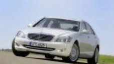 Първи Mercedes-Benz от S-Клас с четирицилиндров двигател
