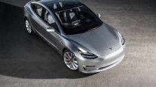 Производството на Tesla Model 3 е под въпрос