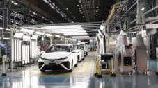 Toyota намалява производството