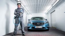 Mazda ремонтира автомобилите по снимка