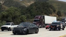 Нови проблеми с автопилота на Tesla