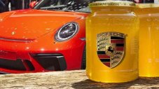 Porsche "нае" на работа 1 500 000 пчели