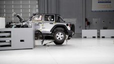 Новият Jeep Wrangler &ldquo;полетя&ldquo; на краш-теста
