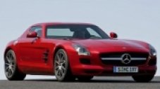 Това е Mercedes-Benz SLS AMG Gullwing