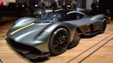 Aston Martin прави по-скромна версия на Valkyriе