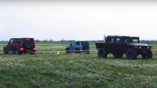 Hummer H1 бие по дърпане три всъдехода наведнъж