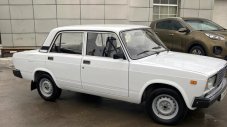 14-годишна Lada 2107 без пробег се продава за 14 000 лв
