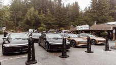 Преките конкуренти на Tesla губят, но са оптимисти
