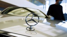 Mercedes-Benz се връща на пазара на таксита в Германия