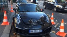 Полицаи взривиха чисто ново Porsche 911