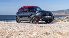 Най-голямото MINI: 300 коня, автопилот и радикално нов интериор