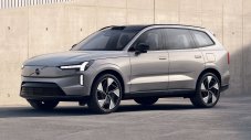Проблем със софтуера бави производството на Volvo EX30