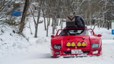 Зимен къмпинг с Ferrari F40