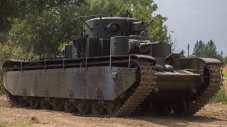 Историята на Т-35 - един  танк за паради, а не за война