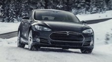 Tesla ще плаща на излъгани клиенти
