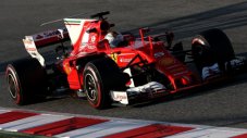 Ferrari пръснали "стотици милиони", за да догонят Mercedes