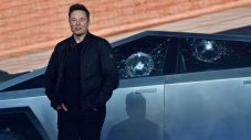 Купувачи на Tesla Cybertruck заплашват да анулират поръчките си заради измама