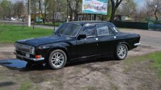 Дегизираха BMW 5-Series като Волга