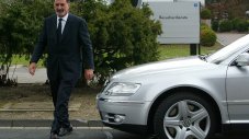 Бившият шеф на BMW ще работи за Mercedes