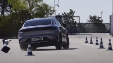 Китайски седан изплаши експертите на &bdquo;Лосовия тест&ldquo;