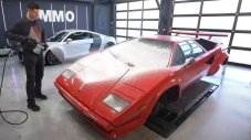 Това Lamborghini Countach беше измито за първи път от 20 години