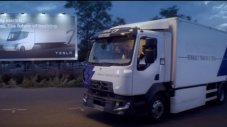 Renault се подигра с Tesla в реклама на камиони