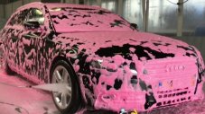 Вреди ли наистина розовата пяна от автомивката