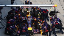 Отборът на Red Bull постави рекорд за смяна на гуми