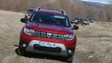 Dacia Duster гони върха с мотор на Daimler