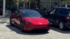 Eто я най-мощната Tesla Model 3