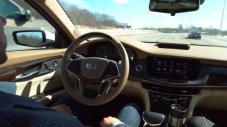 Cadillac леко се подигра с Tesla
