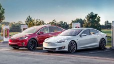 Моделите на Tesla ще "разговарят" с пешеходците