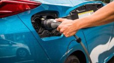 Електромобилите и хибридите пестят 50% от поддръжка и ремонт