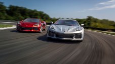 Chevrolet Corvette задмина Porsche 911 по основен показател