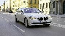 Задигнаха BMW 7 от салона в Детройт
