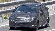 Peugeot подготвя 208