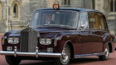 Колата на краля: защо Чарлз III се вози в стар Rolls-Royce?