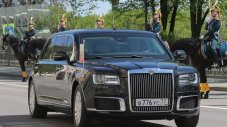 Путин встъпи в длъжност с новата руска лимузина