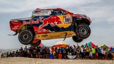 Toyota взе аванс на старта на рали "Дакар" (ВИДЕО)